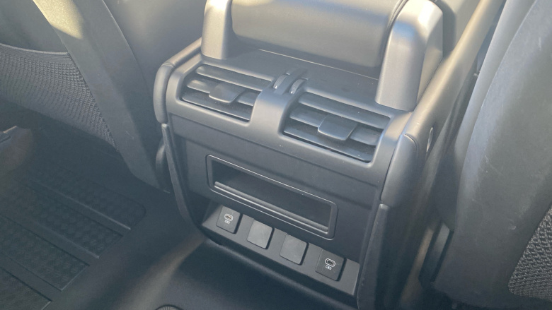 Land Rover Defender 3.0 D250 X-Dynamic SE 90 3dr Auto Diesel Estate